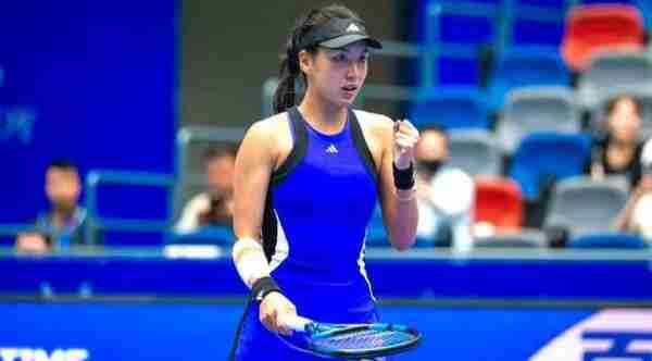 最终跻身于 最终跻身于